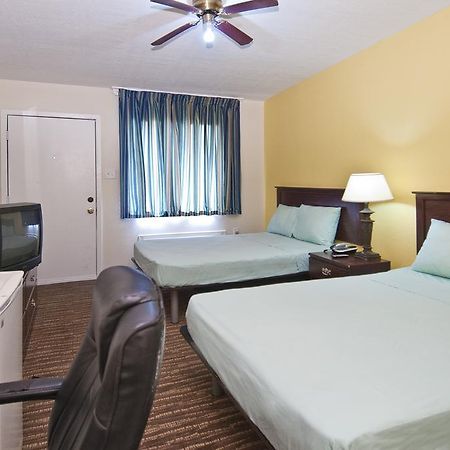 Jonathan'S Inn Groves Bagian luar foto