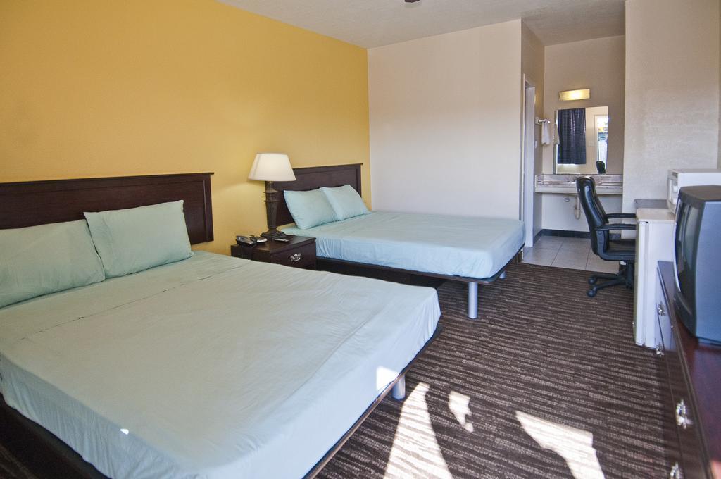 Jonathan'S Inn Groves Bagian luar foto