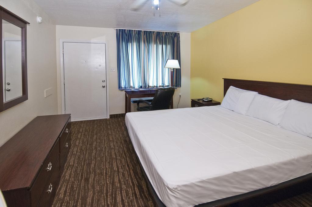 Jonathan'S Inn Groves Bagian luar foto
