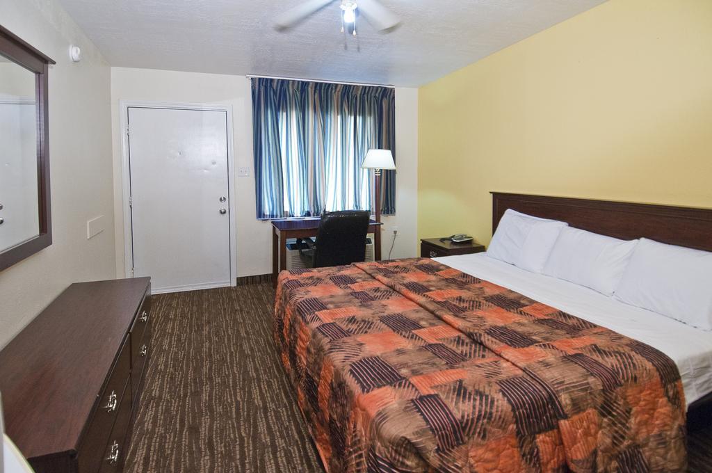 Jonathan'S Inn Groves Bagian luar foto